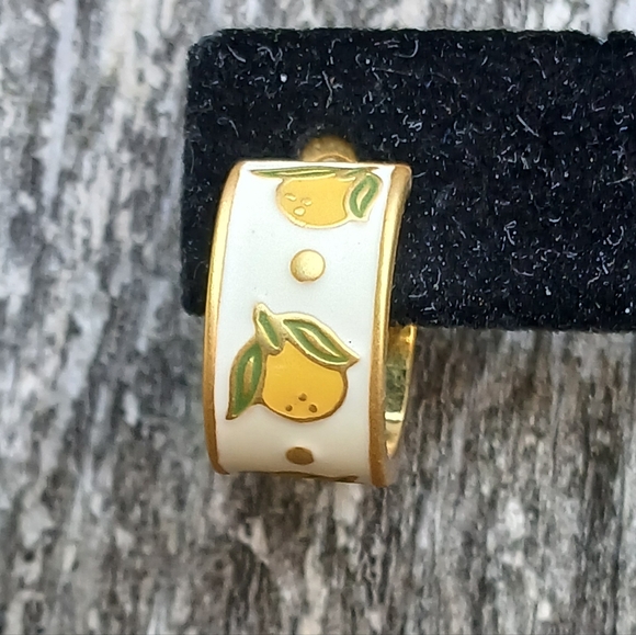 🍋Madewell 🍋Beautiful Enameled Lemon🍋 Huggie Post Earring - Picture 2 of 10